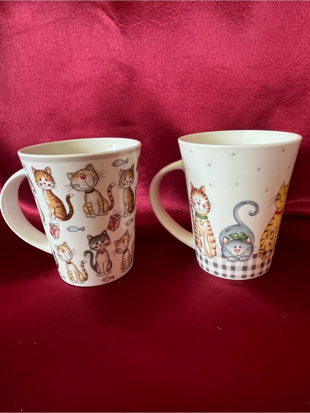 Casa Signature White Ceramic Whimsical Kitty Cat Print Coffee / Tea Mugs